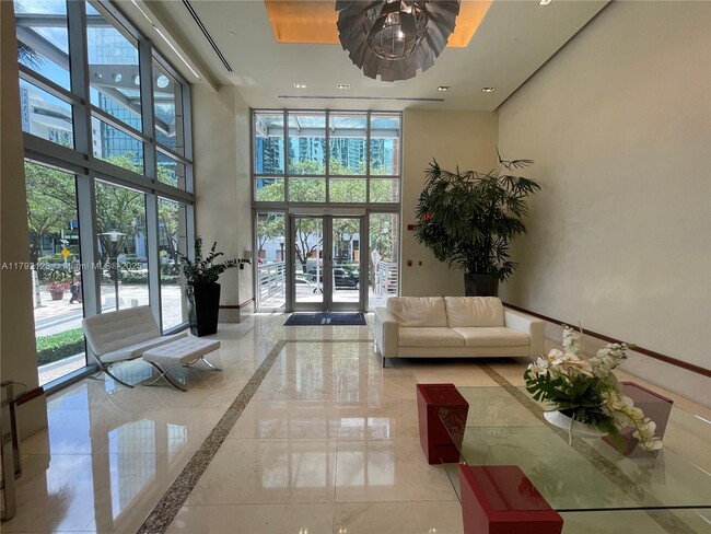 Building Photo - 1060 Brickell Ave