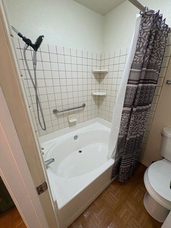 Building Photo - Spacious 2 Bedroom Home in Desirable Jess Ranch Community