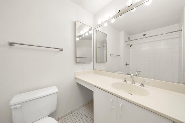 Building Photo - 401 E Ontario St