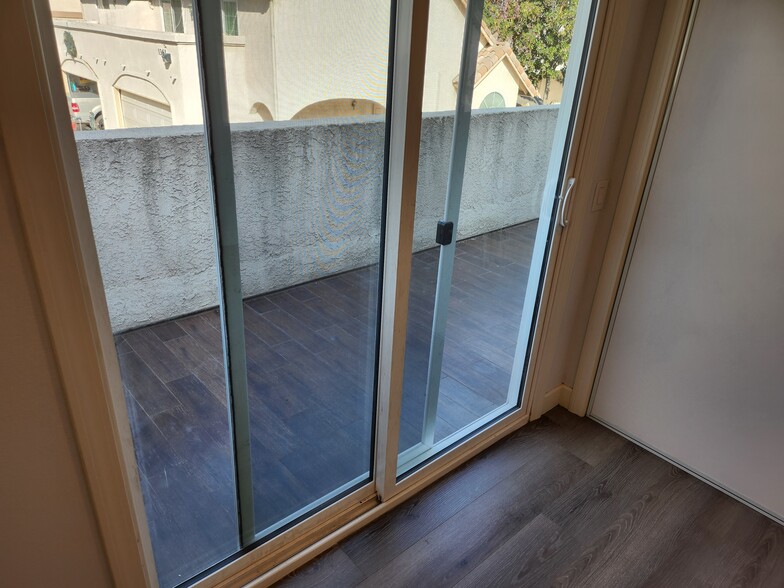 Building Photo - 1379 S Park Ave