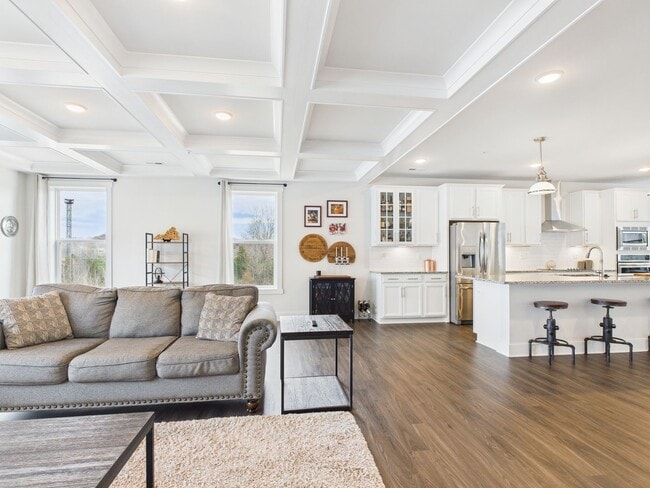 Building Photo - 6 Flatwater Row