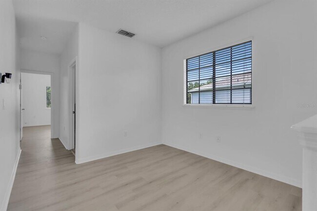 Building Photo - 4210 Windsor Lake Cir