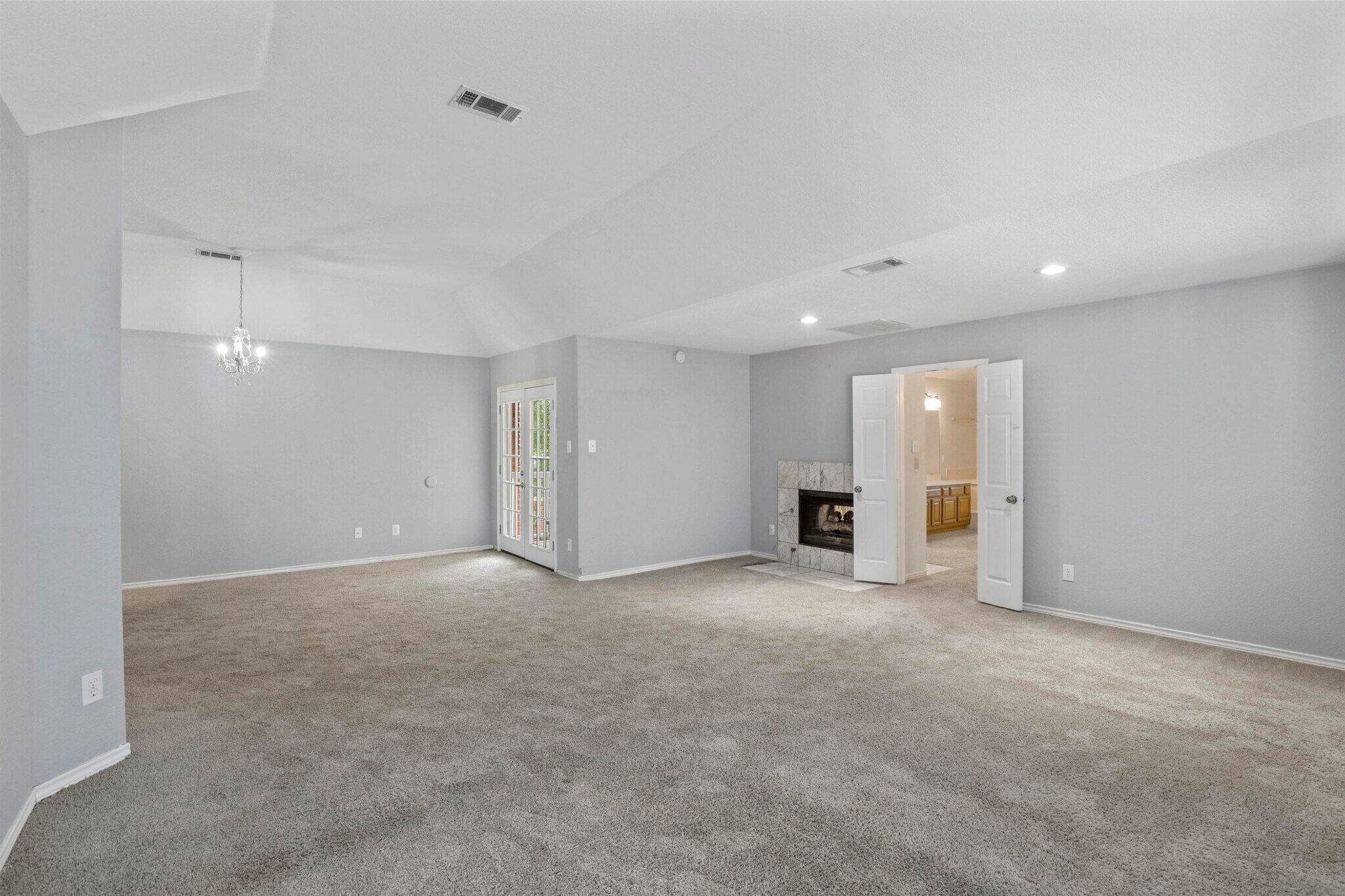 Building Photo - 740 Fairlawn St