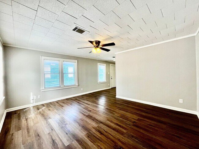 Building Photo - 1422 Greenwood Ave