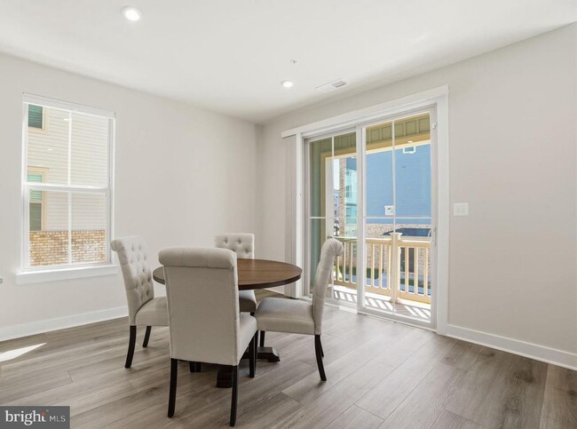 Building Photo - 42548 Invergordon Ter