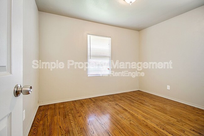 Building Photo - 4712 SE 23rd St