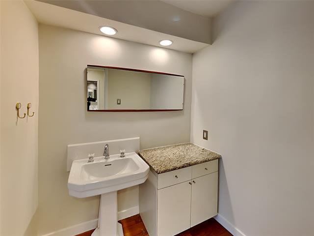 Building Photo - 4402 Buena Vista St