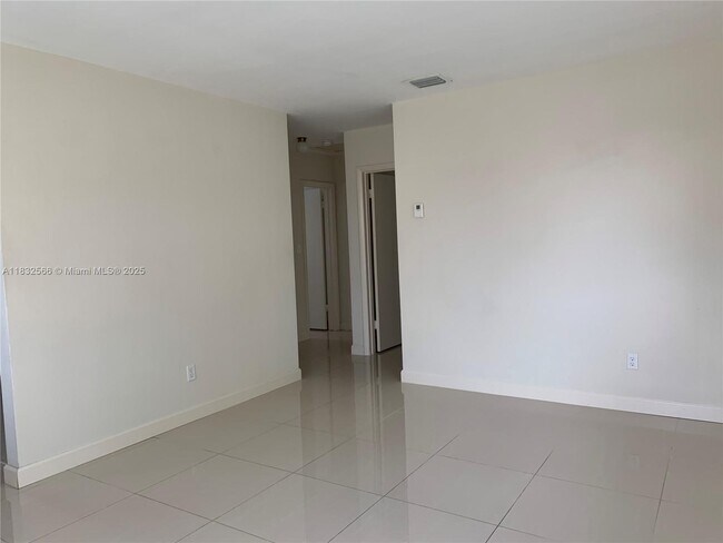 Building Photo - 1200 SW 31st Ave