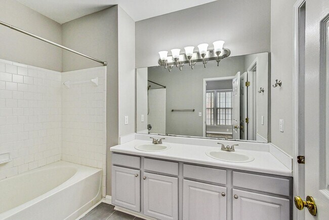 Building Photo - Single-family home in Kennesaw, GA near KSU, Town Center and Woodstock.