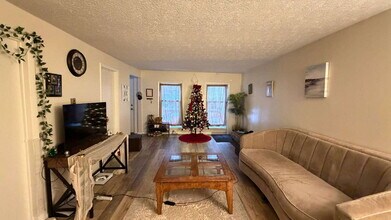 Building Photo - Available January 2026! 1 Bedroom, Main Street Macedon