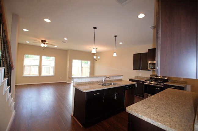 Building Photo - 17145 Wilthorne Garden Ct