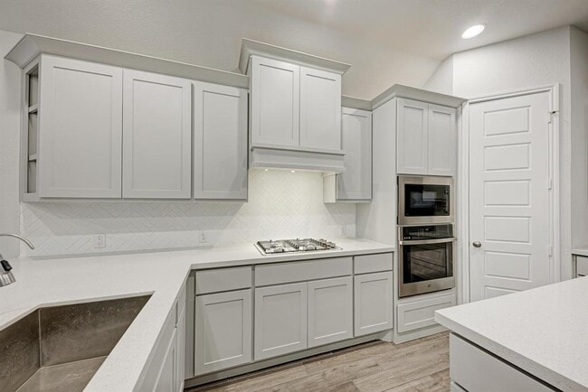 Building Photo - 133 Bauer Lp