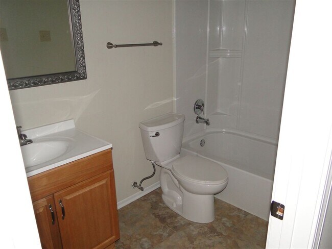 Building Photo - 6930 Birdie Ln