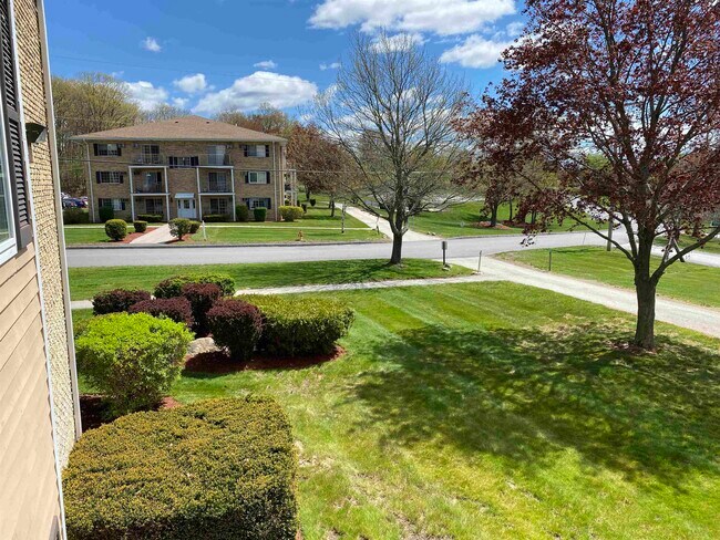 Building Photo - 379 Huse Rd