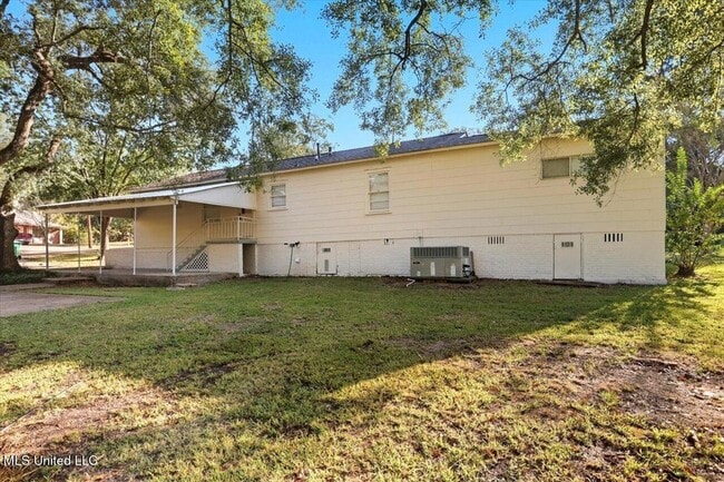 Building Photo - 324 Court St