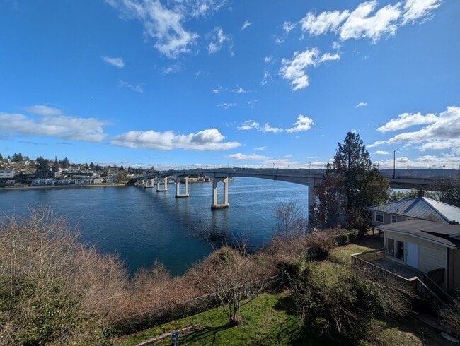 Building Photo - 3 Bedroom Bremerton Charmer with Stunning ...