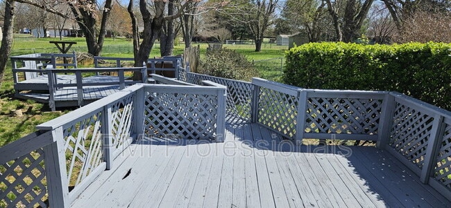 Building Photo - 831 Greenfield Ct