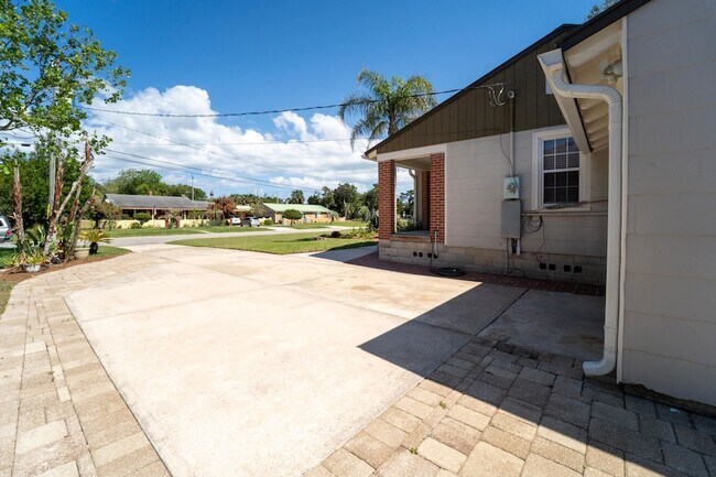 Building Photo - 31 Menendez Rd