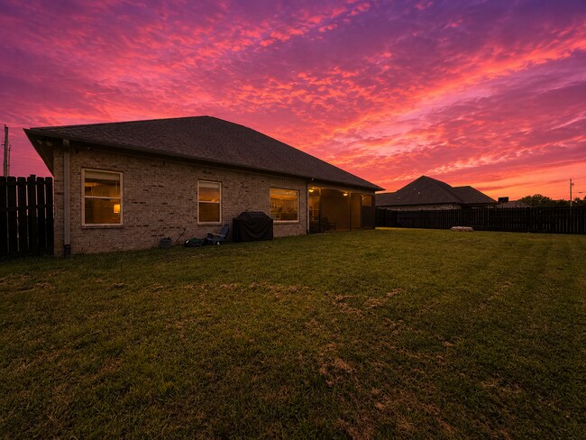 Building Photo - 2604 Etna Dr