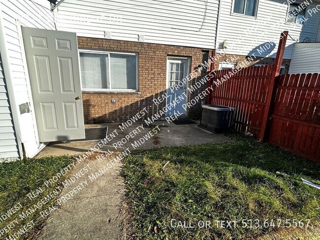 Building Photo - 10917 Birchridge Dr