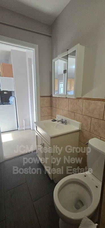 Building Photo - 66 Batchelder St