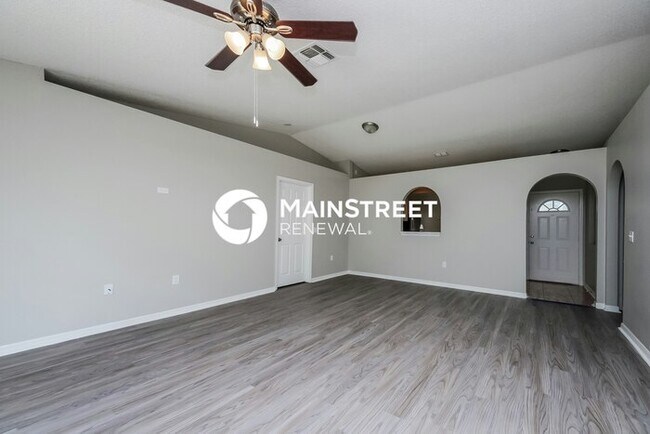 Building Photo - 3 Bedroom Pet-Friendly Home in Kissimmee, FL with Main Street Renewal