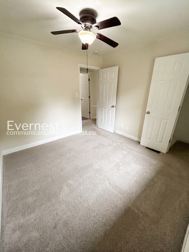 Building Photo - 4303 Whippoorwill Dr