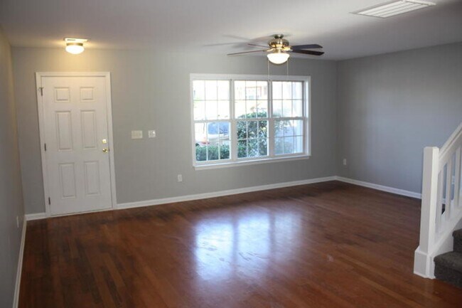 Building Photo - Waterfront Townhome