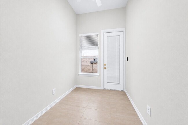 Building Photo - 9627 Champion Heavens Dr