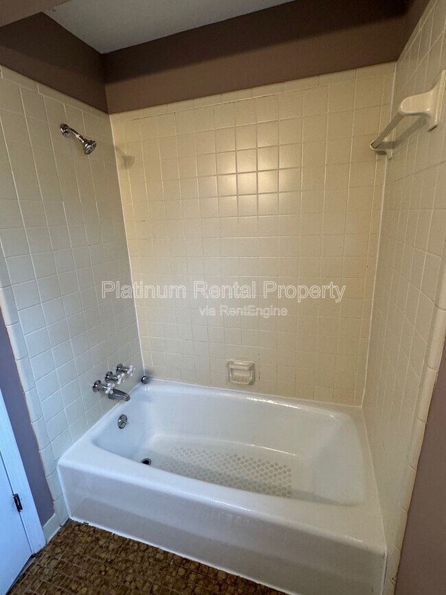 Building Photo - 2990 Summit Ridge