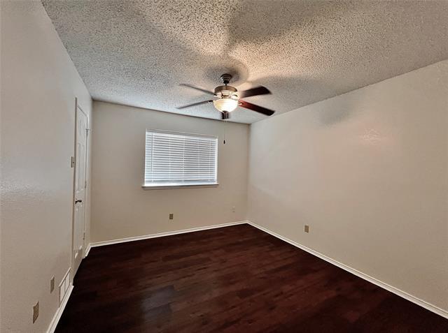 Building Photo - 906 Moore St