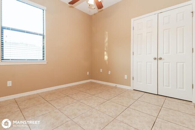 Building Photo - 723 SW 6th St, Cape Coral, FL 33991