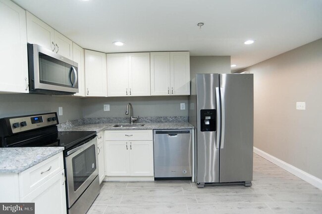 Building Photo - 2022 4th St NE