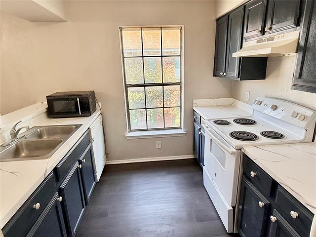 Building Photo - 2221 Stella St