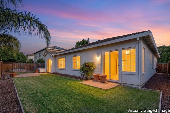 Building Photo - BEAUTIFULLY MAINTAINED SINGLE STORY HOME IN GREAT BRENTWOOD LOCATION!