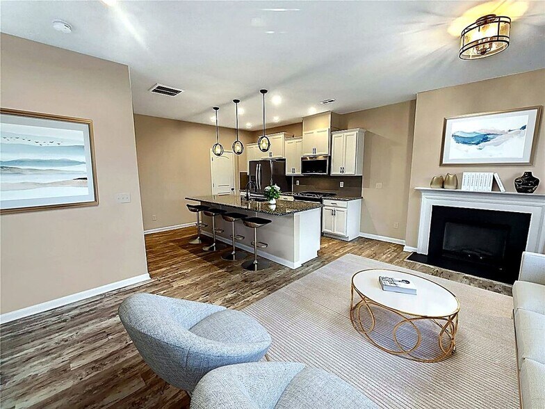 Building Photo - 11052 Chalkbark Ln