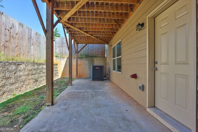 Building Photo - 232 Cashes Dr