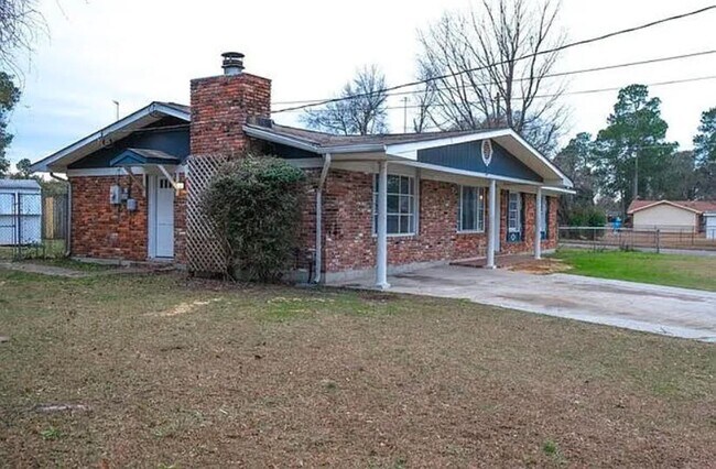 Primary Photo - Charming 4BR/2BA Brick Home