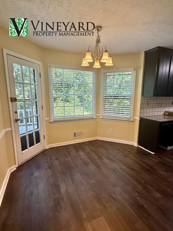 Building Photo - 4925 Falcon Wood Trace NE