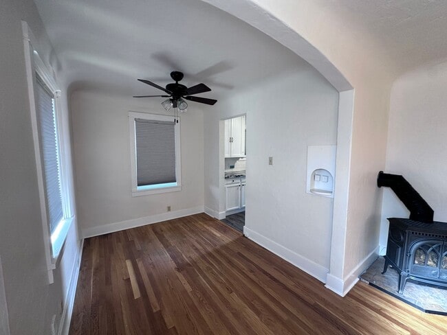 Building Photo - 536 14th St