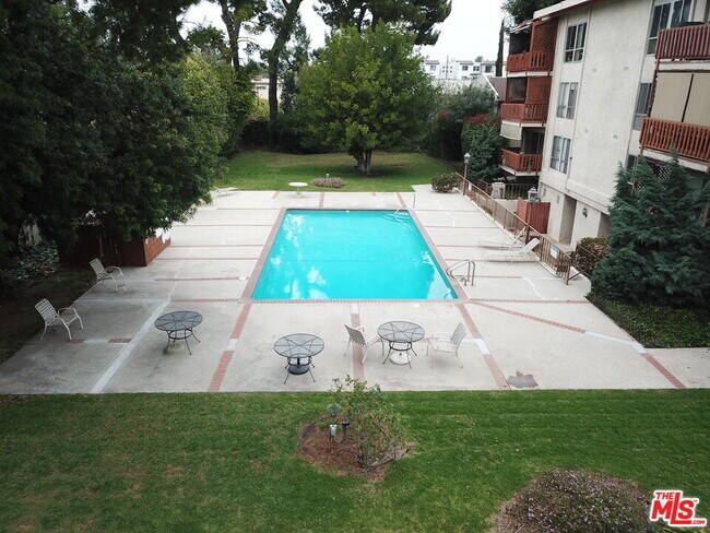 Building Photo - 5115 Kester Ave
