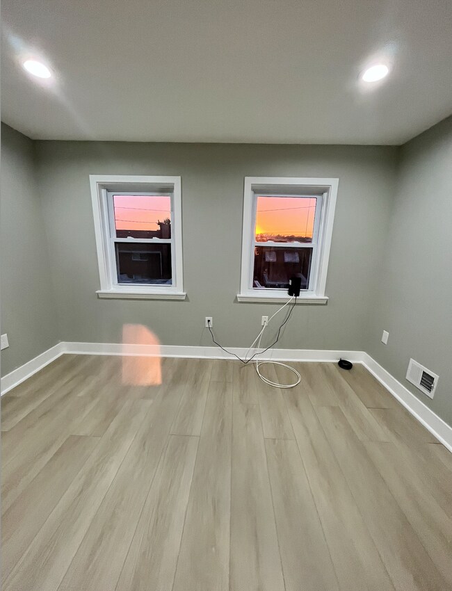 2nd Bedroom_photo #3 (city view) - 260 S Highland Ave