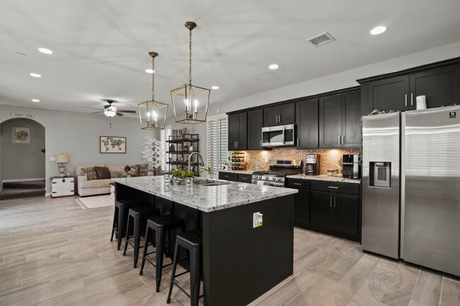 Building Photo - 4567 Marisabel Azcarate St