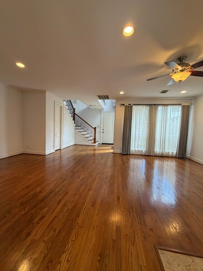 Building Photo - 1315 Whispering Pines Dr