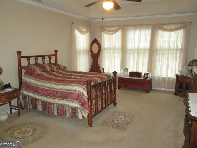 Building Photo - 10 Colonial Ct