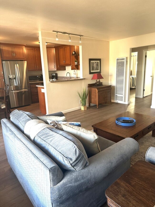 Building Photo - 2525 Solano Rd