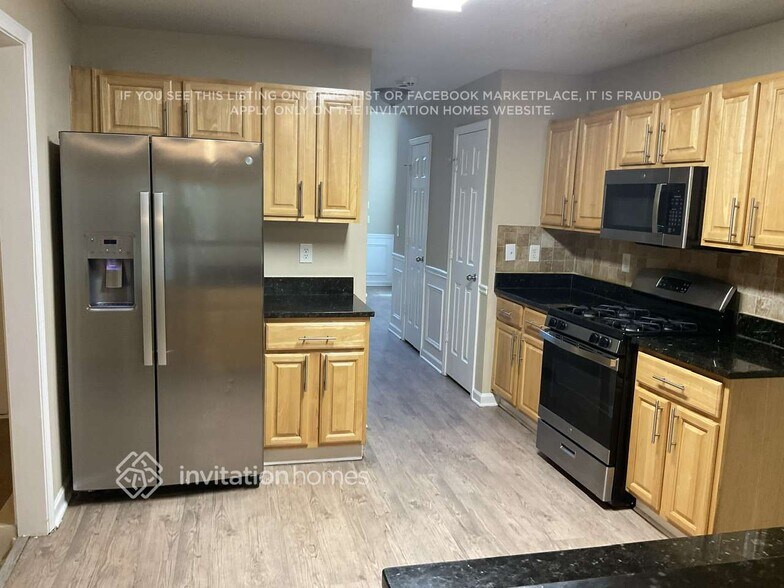 Building Photo - 6767 Mancha St