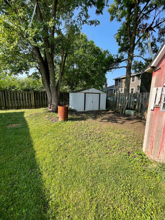 Building Photo - 5212 Bahia Dr