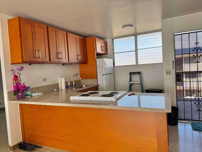 Building Photo - 98-729-729 Moanalua Loop