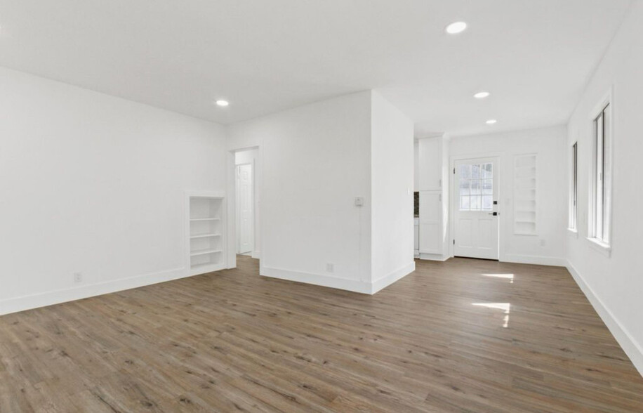 Building Photo - 2432 Belmont Ave